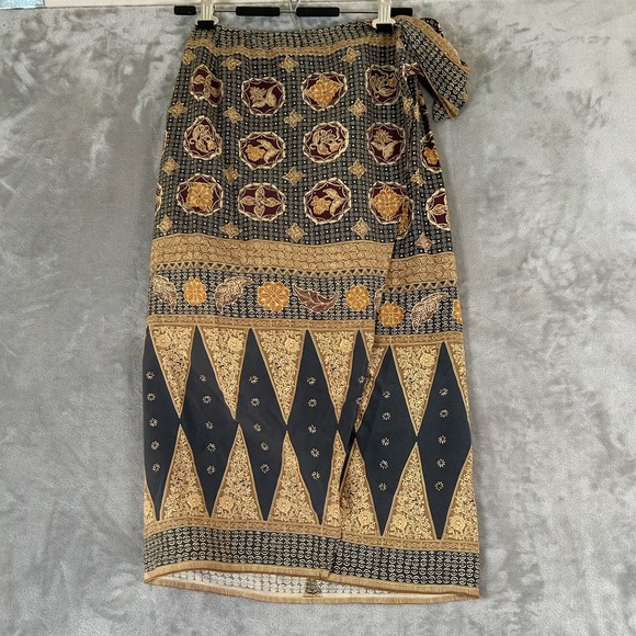 Ann Taylor Dresses & Skirts - 100% silk Ann Taylor floral pattern wrap midi skirt